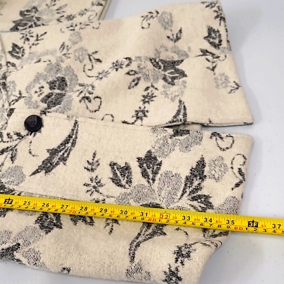 Super cute Anthropology Lucy & Laurel wool blend coat size M. - Picture 5 of 7